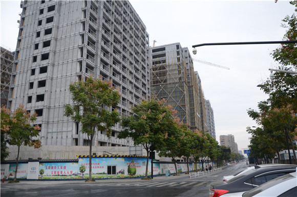 水包砂多彩涂料施工